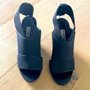 Balenciaga strappy heel!